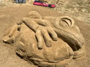 thumbnail of Frog on a Rock sand sculpture