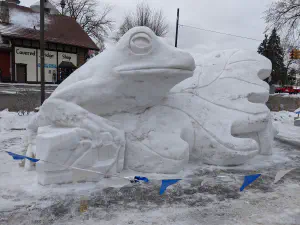 thumbnail of Frog on an Oak Leaf snow sculpture