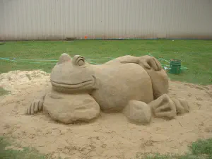 thumbnail of Frog sand sculpture