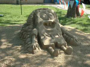 thumbnail of German Sponge Bob sand sculpture