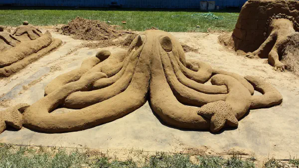 Giant Squid sand sculpture