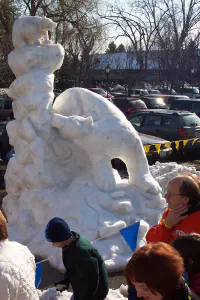 thumbnail of Mamma Bear and Baby Bear snow sculpture