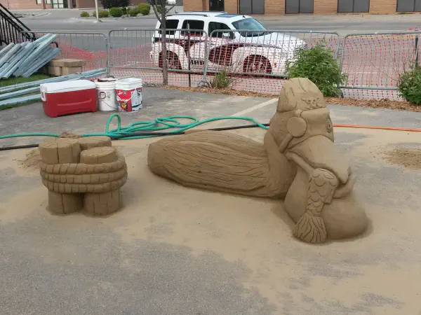 Pirate Pelican sand sculpture